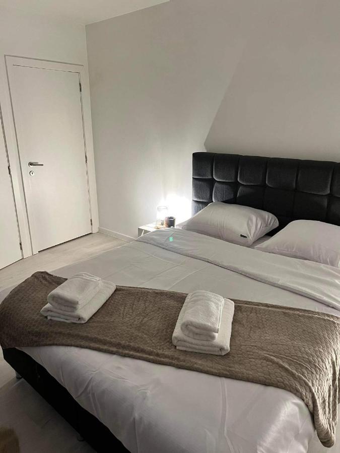 Prachtige Kamer In Centrum Brugge Met Badkamer ! Εξωτερικό φωτογραφία